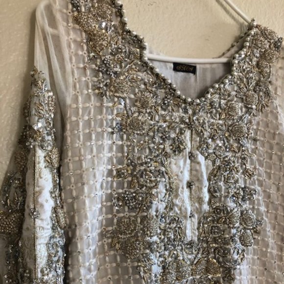 Wedding Gown - Picture 5 of 9